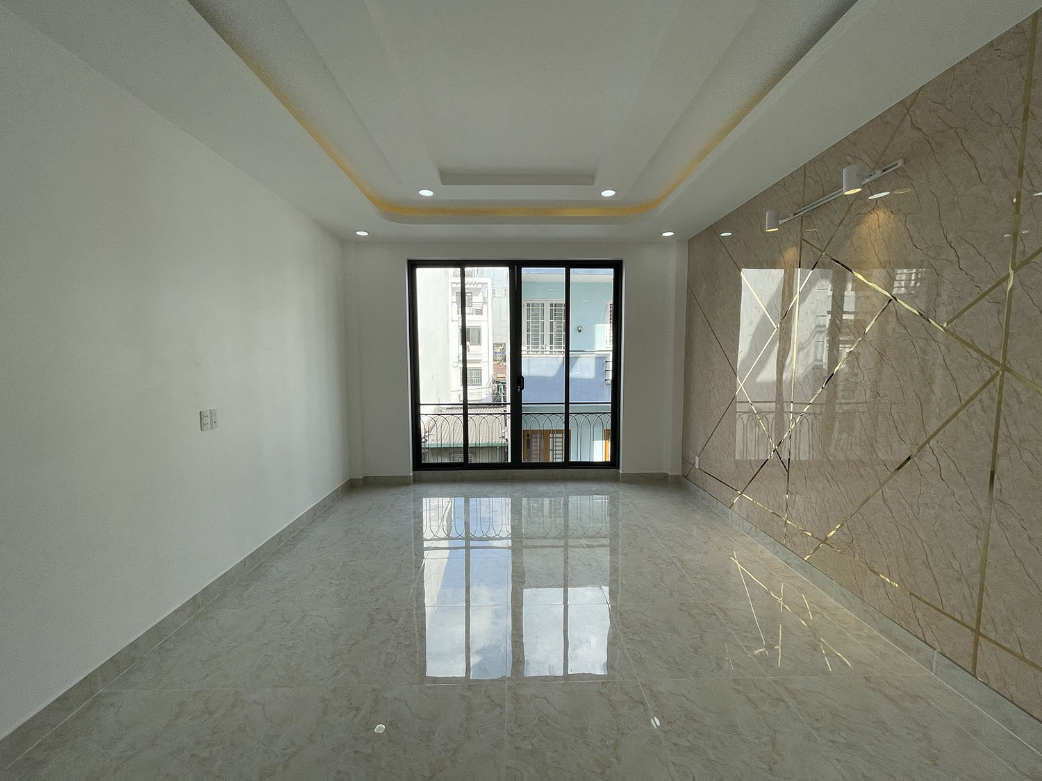 Bán nhà Đường Nguyễn Trọng Tuyển, Quận Phú Nhuận Tuyệt phẩm 4 lầu t.kế Cổ Điển PARIS PHÁP, hẻm ôtô